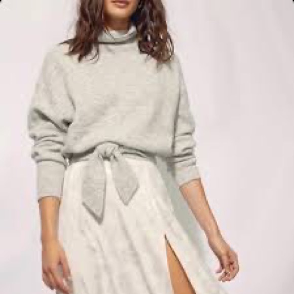 Wilfred Lorin Sweater  |  turtleneck, cropped  |  Aritzia, Wilfred - Picture 2 of 11